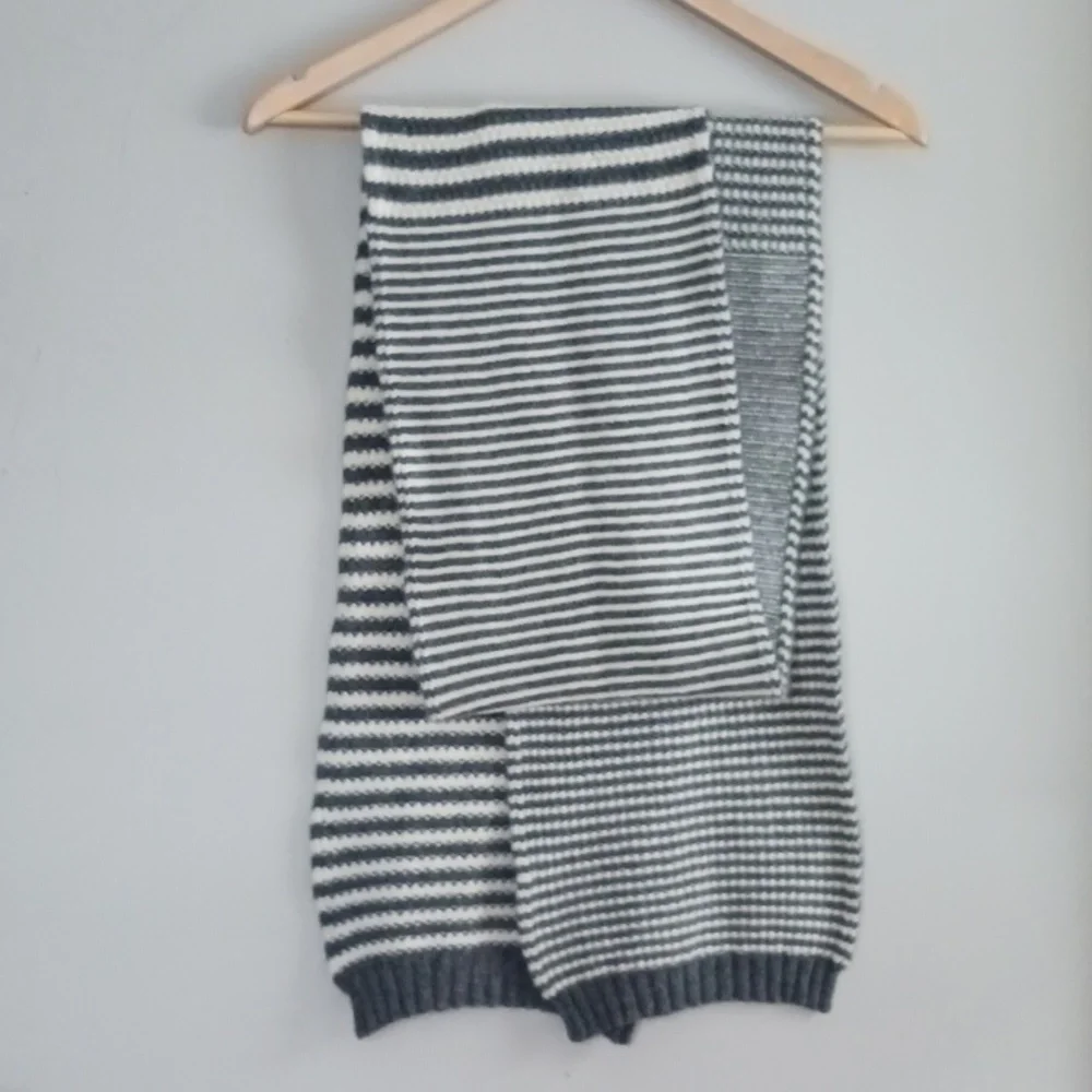 Barbour Gray and White Striped Wool Scarf